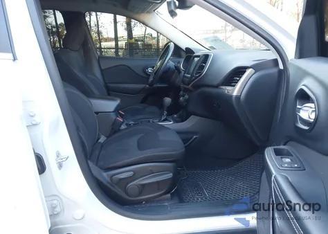 2016 Jeep Cherokee Latitude z USA, uszkodzony, nr VIN 1C4PJMCSXGW294319